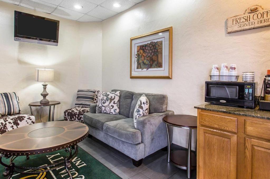Rodeway Inn Lawton Esterno foto