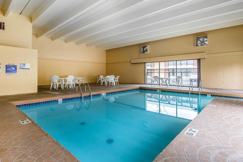 Rodeway Inn Lawton Esterno foto