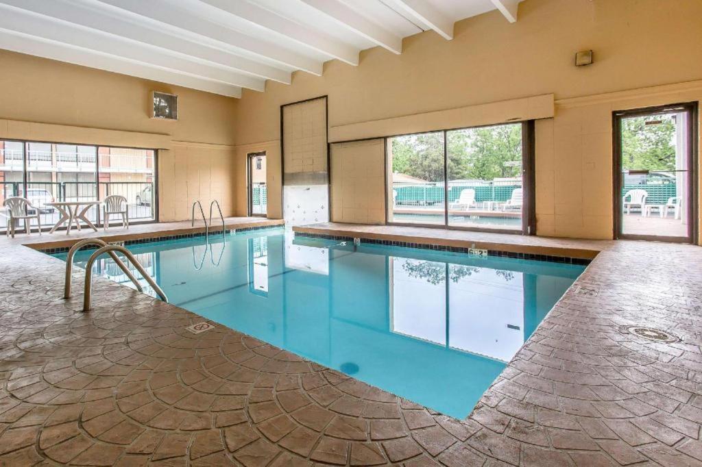 Rodeway Inn Lawton Esterno foto
